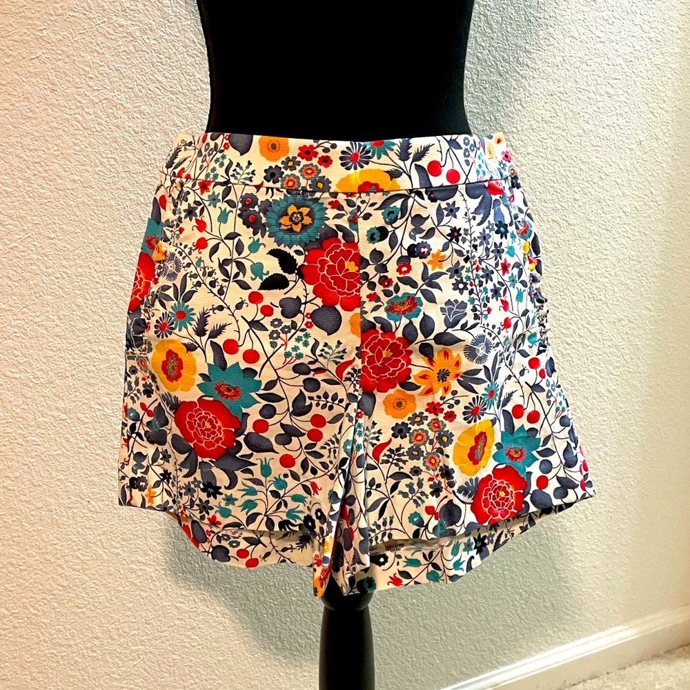 NWT Loft shorts size 6